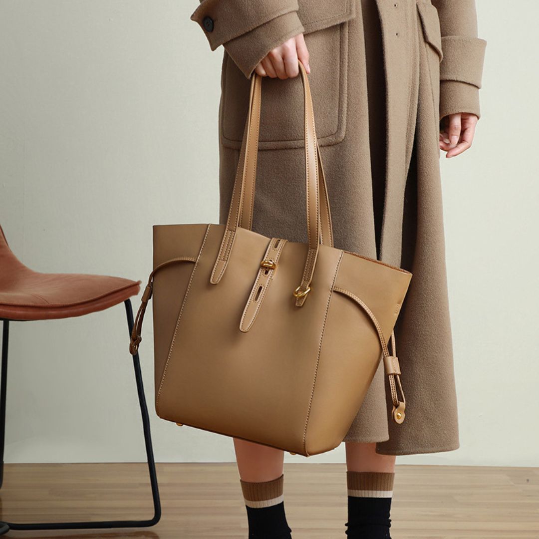 Lueur de Lune Handbag