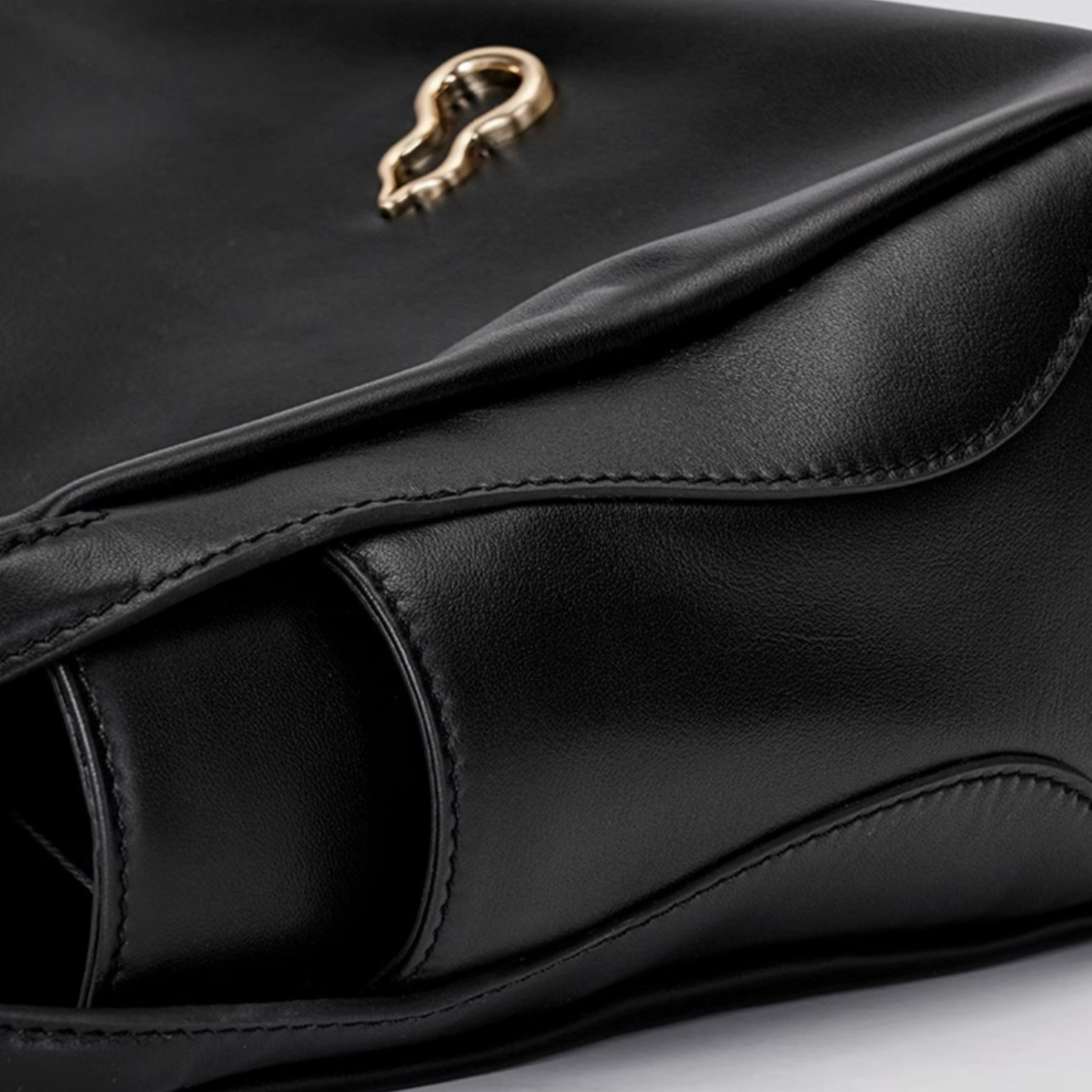 Aurelia Chic Handbag