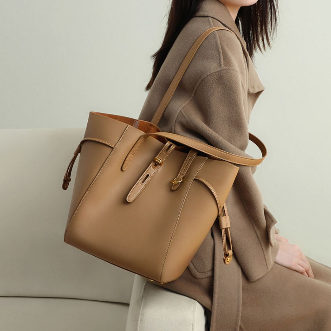 Lueur de Lune Handbag